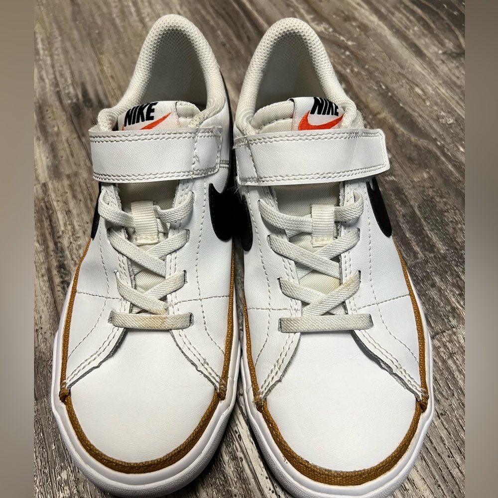Nike Court Legacy kids size 2Y.